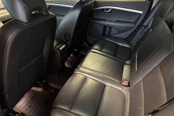 Volvo V70 21 of 25