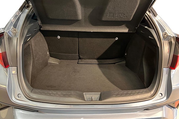 Toyota C-HR 8 of 30