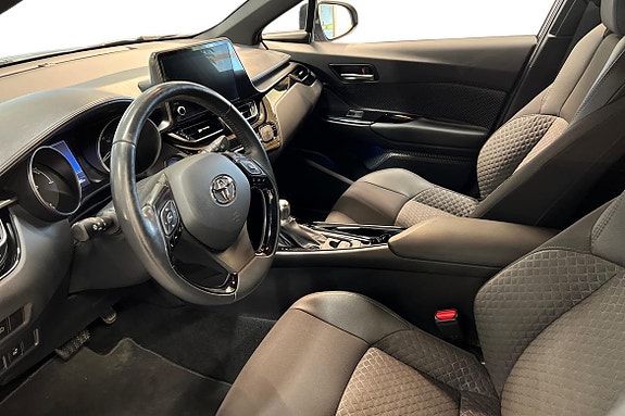 Toyota C-HR 13 of 30