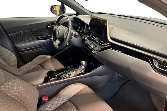 Toyota C-HR 15 of 30