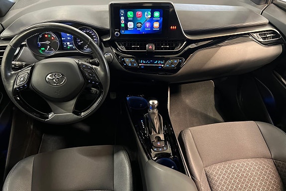 Toyota C-HR 20 of 30