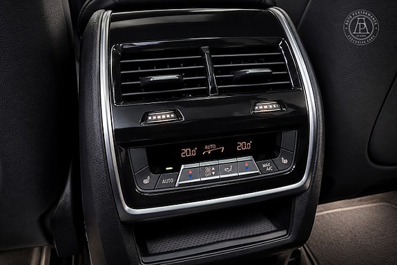 BMW X7 12 of 13