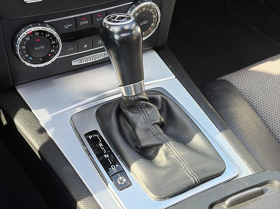 Mercedes-Benz C180 25 of 27
