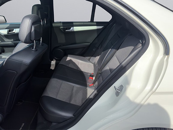 Mercedes-Benz C180 14 of 27