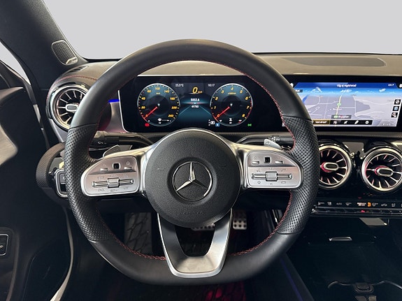 Mercedes-Benz CLA200 16 of 19