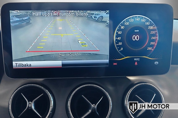 Mercedes-Benz CLA45 17 of 18