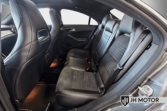 Mercedes-Benz CLA45 14 of 18