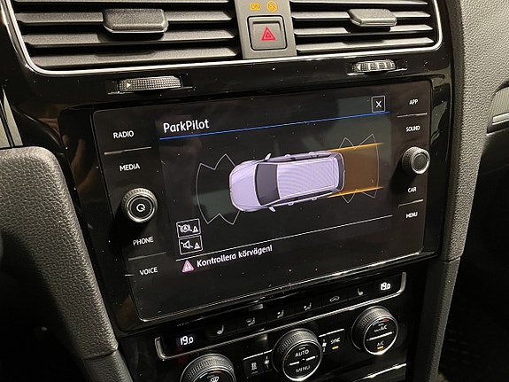 Volkswagen Golf I 17 of 19