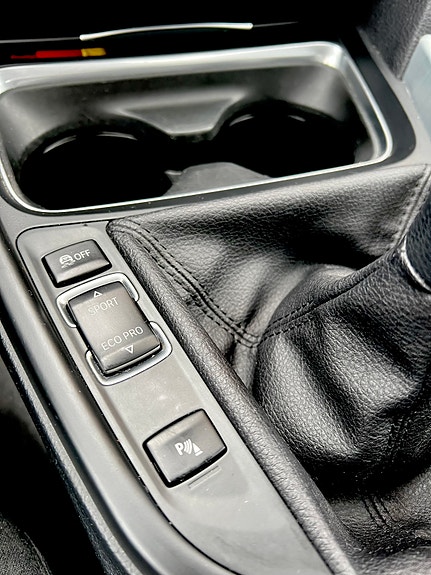 BMW 320d 9 of 13