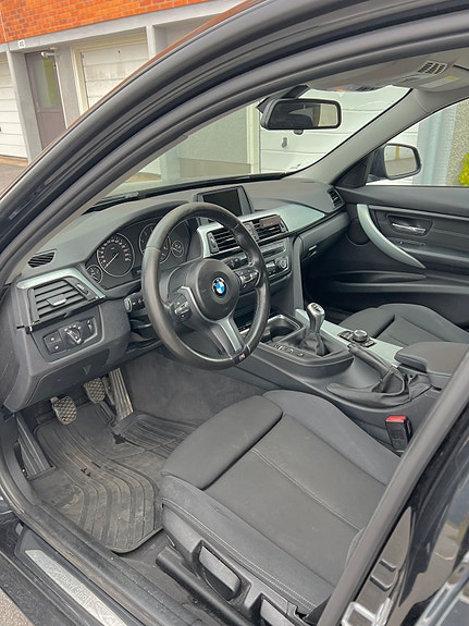 BMW 320d 10 of 13