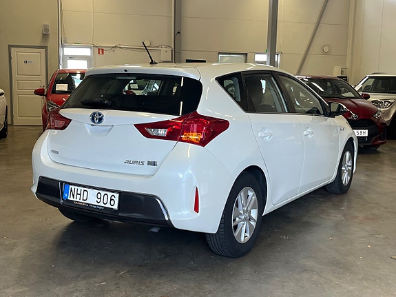 Toyota Auris 5 of 8
