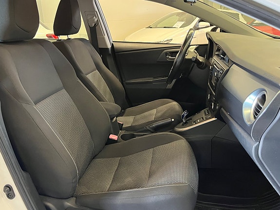 Toyota Auris 8 of 8