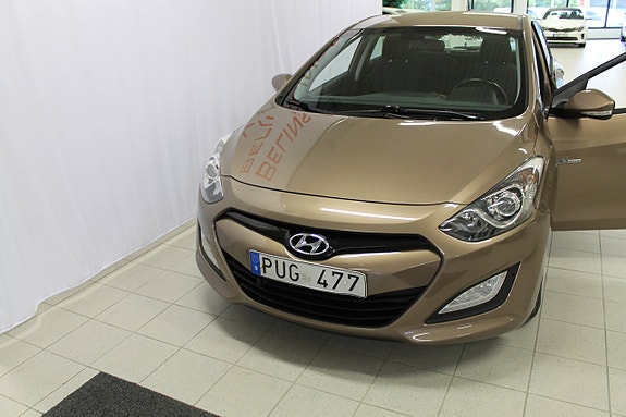 Hyundai i30 2 of 10