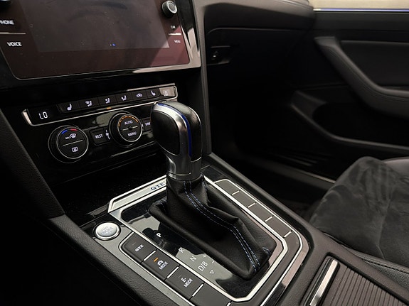 Volkswagen Passat 25 of 30