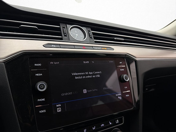 Volkswagen Passat 22 of 30