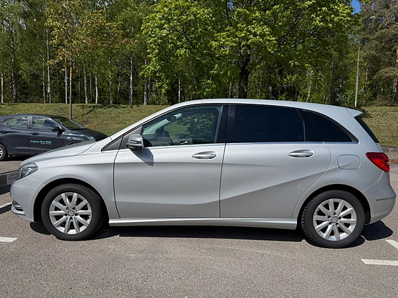 Mercedes-Benz B180 9 of 9