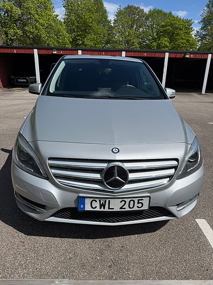 Mercedes-Benz B180 8 of 9