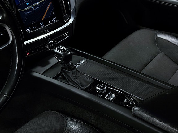 Volvo V60 8 of 17
