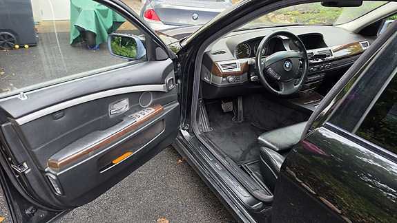 BMW 730d 8 of 10