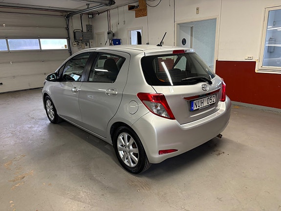 Toyota Yaris 4 of 6