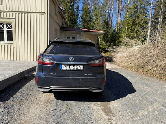 Lexus RX450h 2 of 3