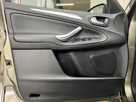 Ford S-MAX 24 of 30