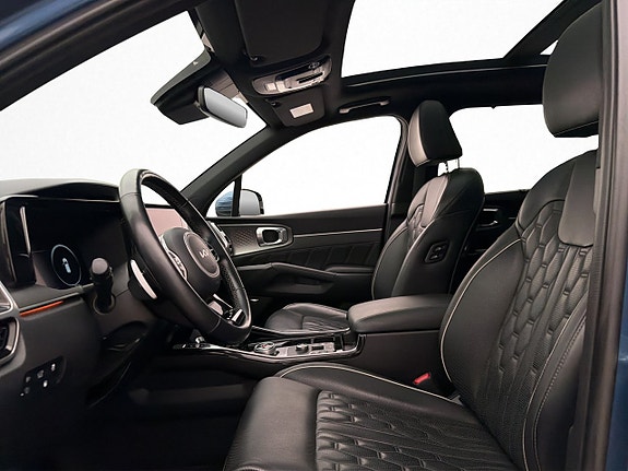 Kia Sorento 15 of 30