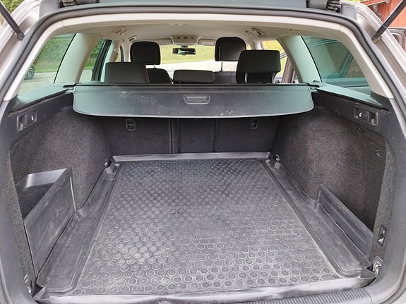 Volkswagen Passat 6 of 14