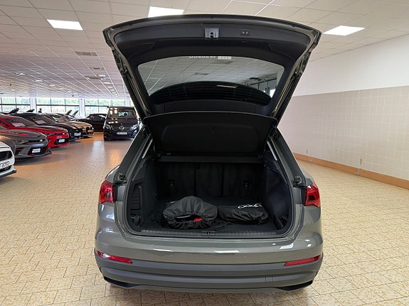 Audi Q3 11 of 27
