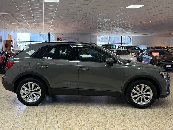 Audi Q3 8 of 27