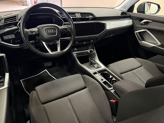 Audi Q3 14 of 27