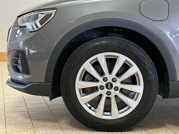 Audi Q3 12 of 27