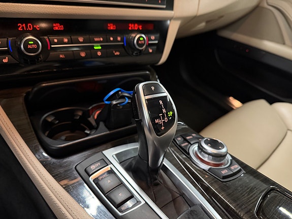 BMW 550i 17 of 24