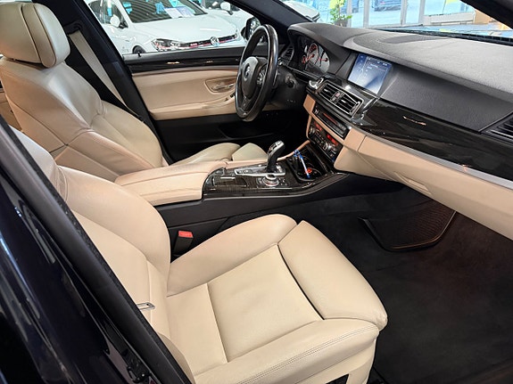 BMW 550i 13 of 24
