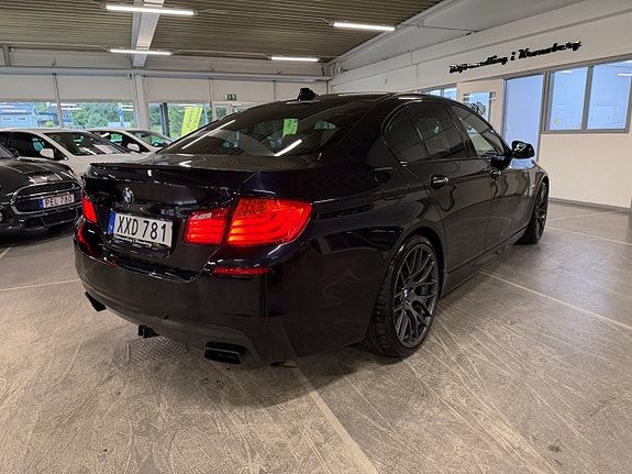 BMW 550i 3 of 24