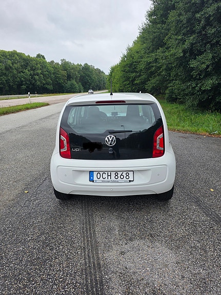 Volkswagen UP! 4 of 6