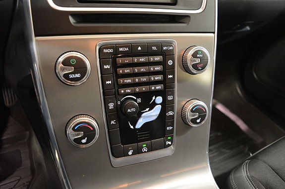 Volvo V60 12 of 18