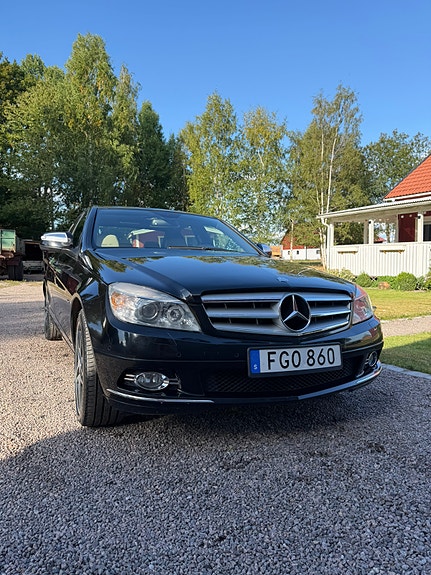 Mercedes-Benz C350 10 of 10