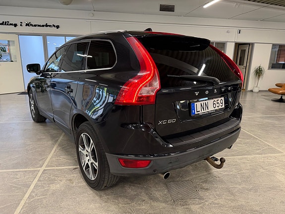 Volvo XC60 4 of 16