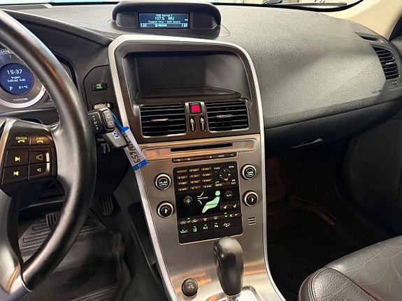 Volvo XC60 13 of 16