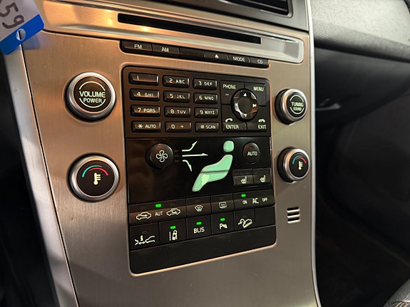 Volvo XC60 15 of 16