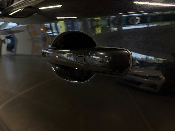 Volvo XC60 10 of 16