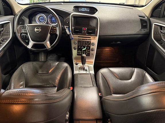 Volvo XC60 7 of 16