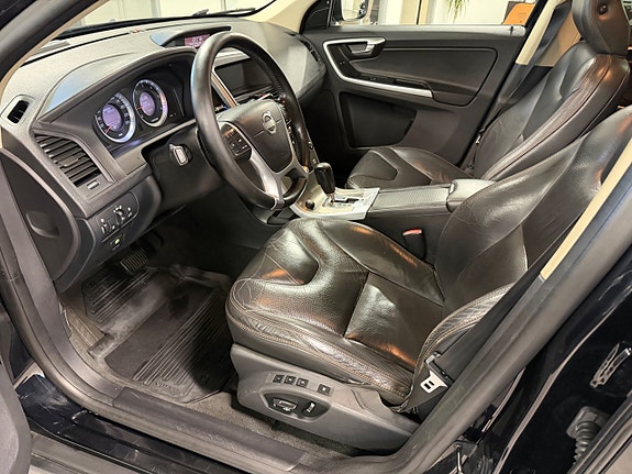 Volvo XC60 11 of 16