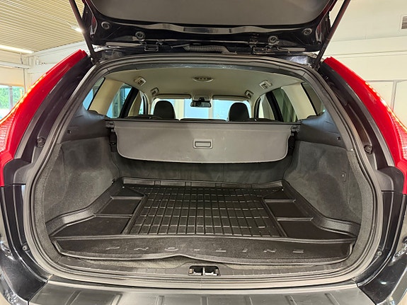 Volvo XC60 5 of 16