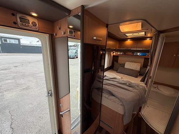 Knaus Sky TI 650 MF - Franskbädd - Alde - Hög lastvikt -Solcell-Cykelställ- 11 of 17