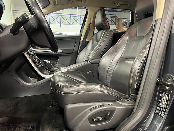 Volvo XC60 9 of 12