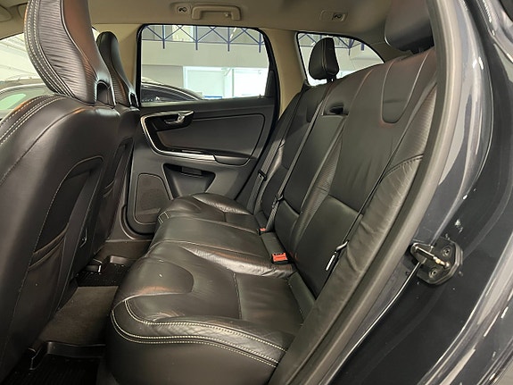 Volvo XC60 6 of 12