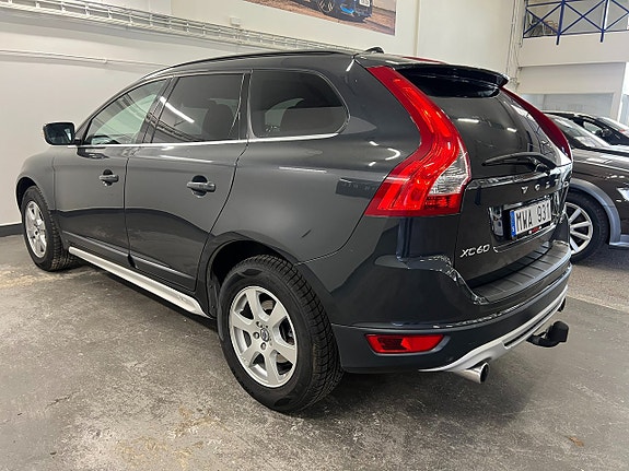 Volvo XC60 5 of 12