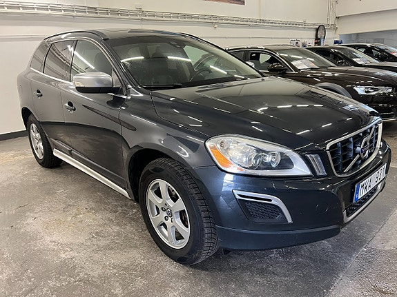 Volvo XC60 2 of 12